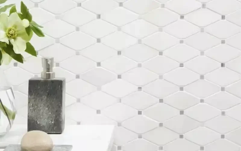 clipped diamon mosaic and tile bathroom